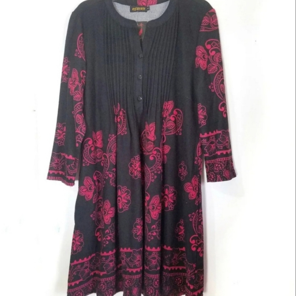 NWT Reborn Black and Burgundy Pleated Peasant dress. Sz S